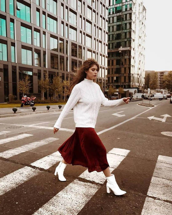 Botine din piele lacuita alba [2]