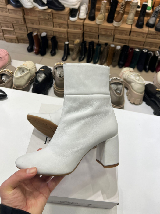 Botine din piele naturala alba   [3]