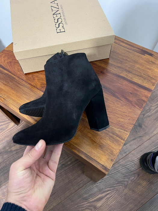 Botine scurte din piele intoarsa neagra [2]