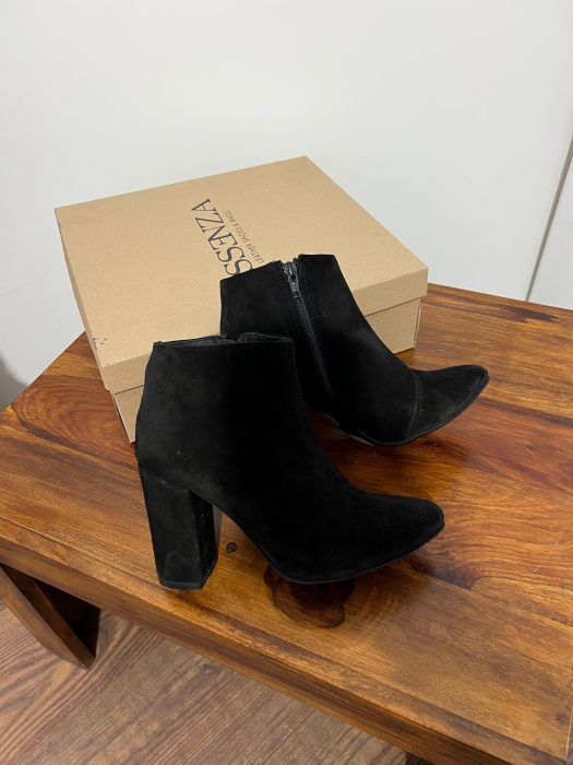 Botine scurte din piele intoarsa neagra [4]