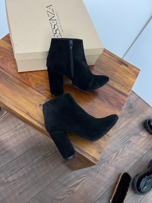 Botine scurte din piele intoarsa neagra [3]