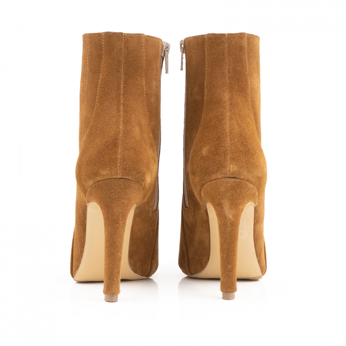 Botine Stiletto cu siret si capse metalice, din piele intoarsa maron coniac [4]