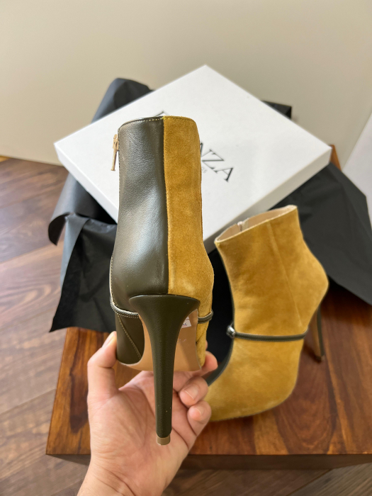Botine Stiletto din piele intoarsa galben mustar si piele kaki, accesorizate cu bareta si catarama peste rist [4]
