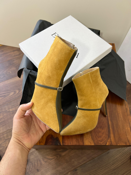 Botine Stiletto din piele intoarsa galben mustar si piele kaki, accesorizate cu bareta si catarama peste rist [1]
