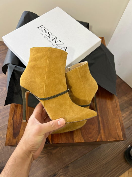 Botine Stiletto din piele intoarsa galben mustar si piele kaki, accesorizate cu bareta si catarama peste rist [6]