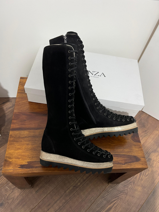 Cizme cu siret, din piele neagra patinata, restilizati intr-o linie moderna [4]