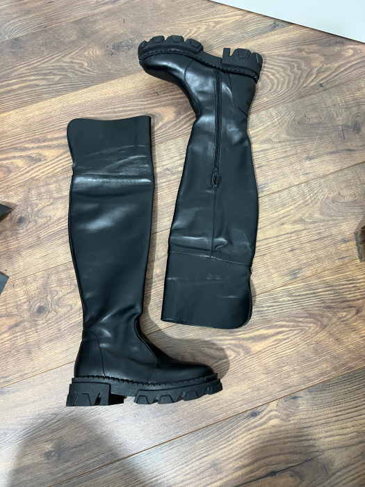 Cizme peste genunchi , cu talpa inalta tip bocanc [3]