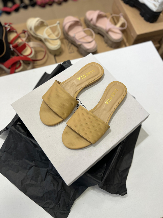 Flip flops din piele naturala nude cu perforatii. [3]