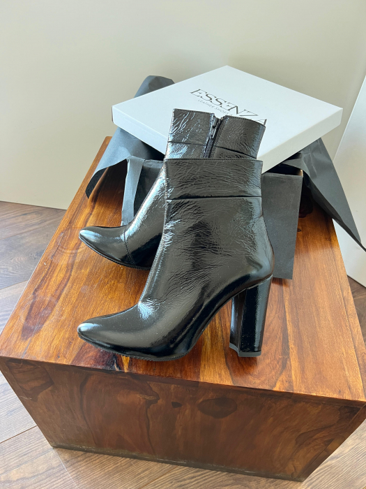 Ghete din piele lacuita neagra [3]