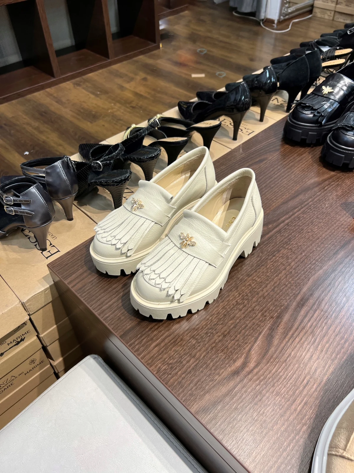 Pantofi Arya bej latte albinuta aurie [5]