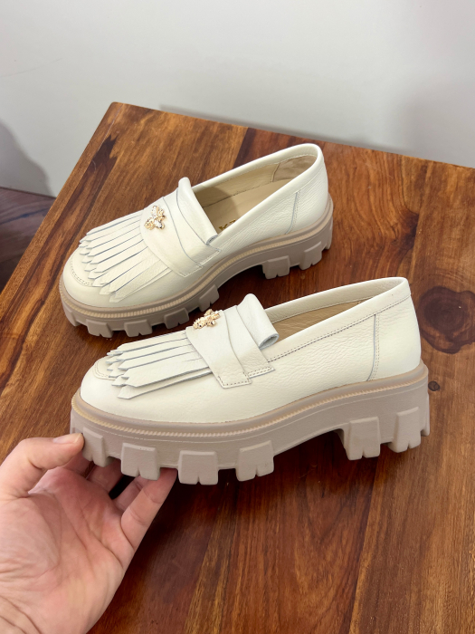 Pantofi Arya bej latte cu franjuri [5]