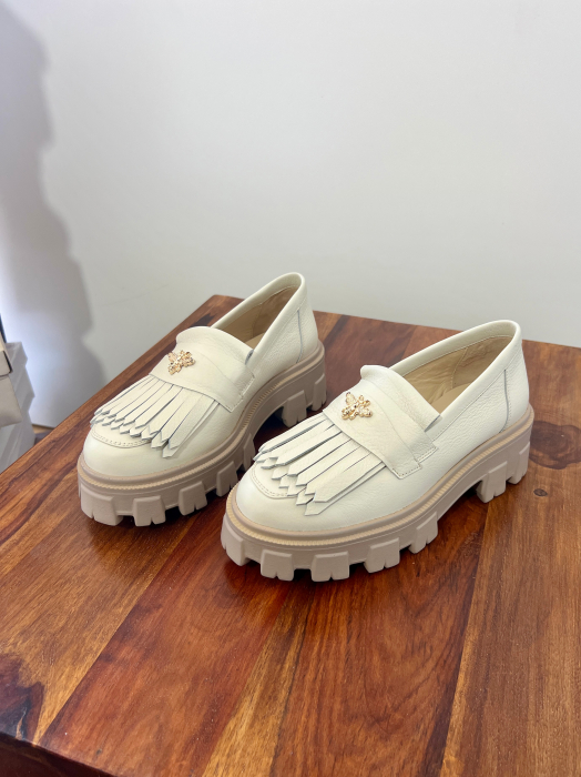 Pantofi Arya bej latte cu franjuri [2]