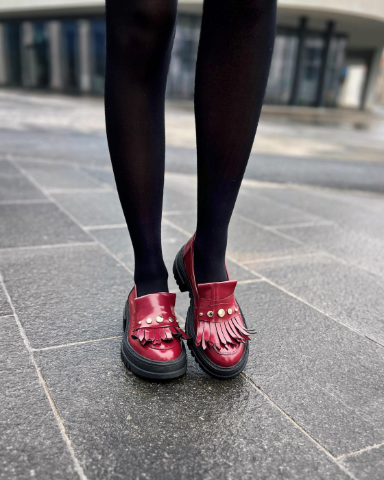 Pantofi Arya Burgundy, cu franjuri si capse aurii [3]