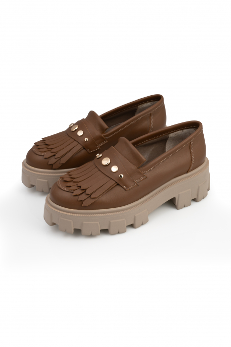 Pantofi Arya Light Brown, cu franjuri si capse aurii [2]