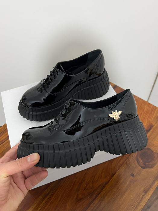 Pantofi Chara C black patent golden bee [8]