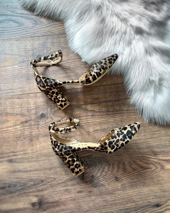 Pantofi cu decupaj si bareta la calcai, din piele de ponei cu animal print [3]