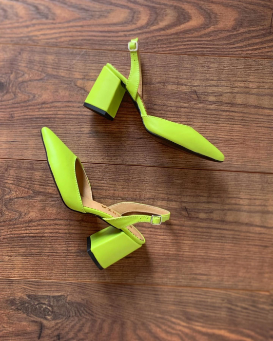 Pantofi cu varf ascutit decupati, cu bareta peste calcai, din piele naturala verde neon [3]