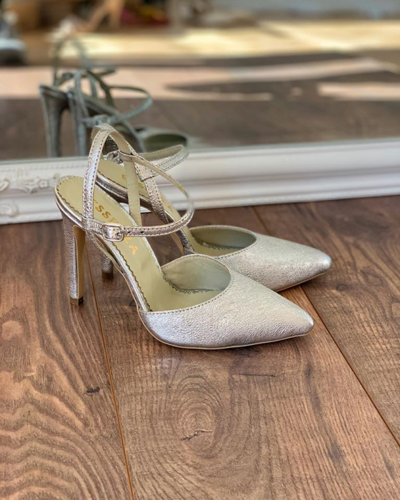 Pantofi din piele laminata argintiu texturat, cu varf ascutit [3]