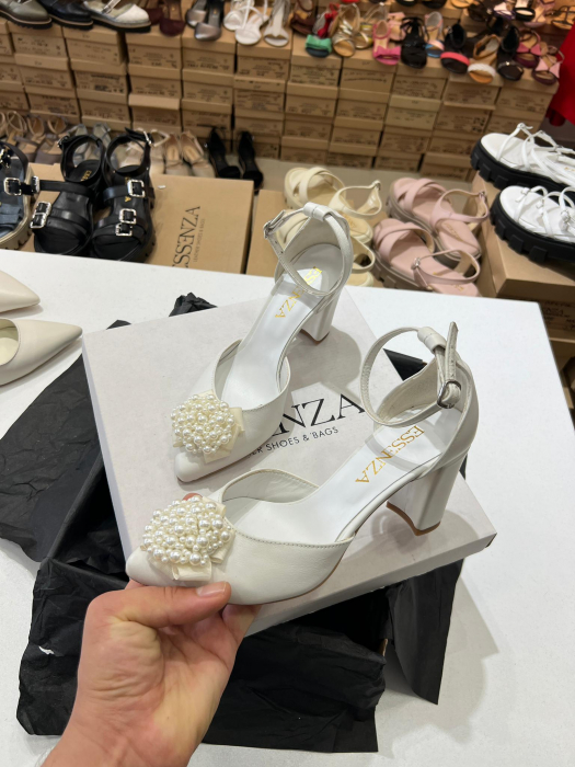 Pantofi din piele naturala ivory , cu perle  [1]
