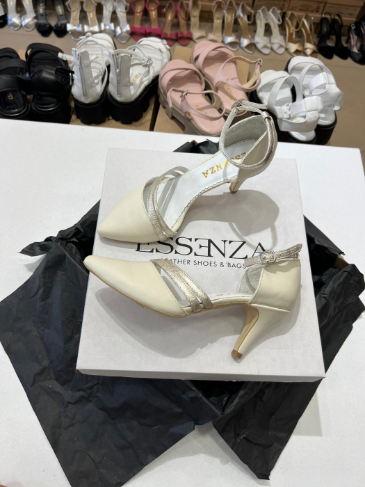 Pantofi stiletto, realizati din piele naturala alb unt si peiel naturala auriu pal [2]