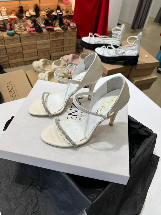Sandale din piele naturala alba si cristal, cu toc stiletto si staif inchis la calcai [1]