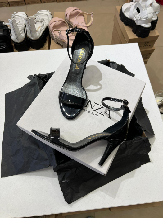 Sandale din piele naturala lacuita  neagra, cu toc stiletto [3]