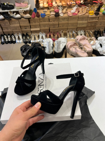 OUTLET PRIMAVARA-VARA - Sandale cu platforma, din catifea neagra