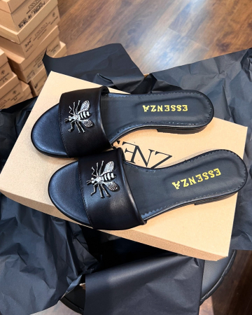 Slapi - Slapi din piele naturala neagra, cu accesoriu metalic
