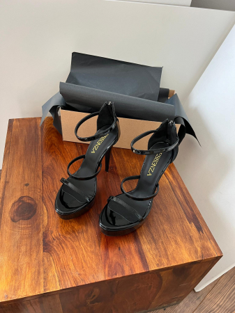 Sandale - Sandale din piele neagra lacuita