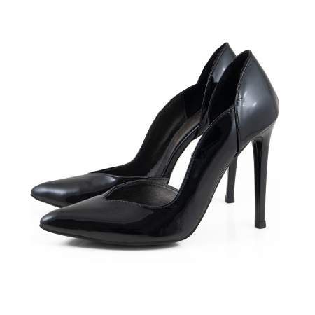 Pantofi stiletto din piele naturala neagra lacuita,cu decupaj interior si exterior intr-o linie eleganta [1]