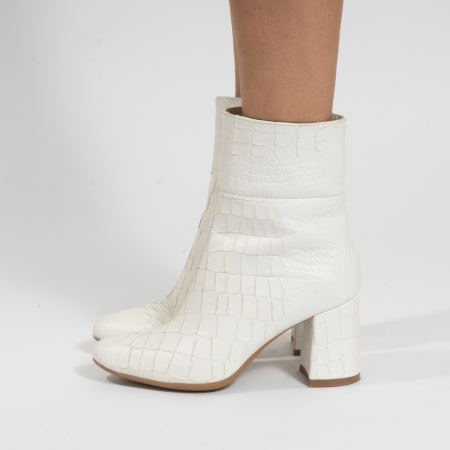 Botine din piele naturala alba  cu presaj crocodil [1]