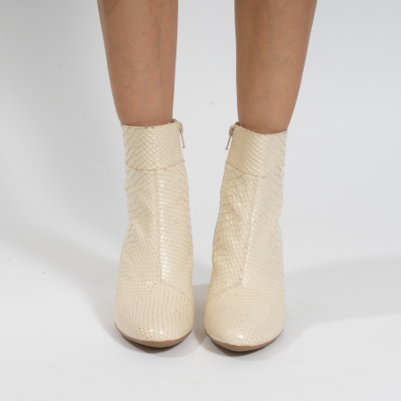 Botine cu toc gros, din piele naturala alb unt cu textura de piele de sarpe [3]