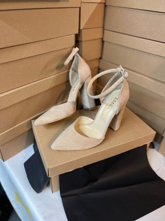 Pantofi - Pantofi din piele intoarsa roz, cu varf semi-ascutit si decupaj interior si exterior