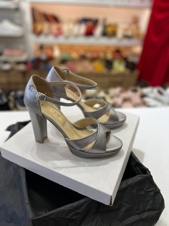 Sandale cu platforma si toc gros, din piele laminata gri [2]