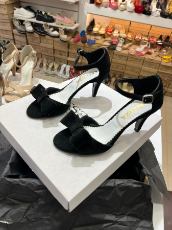 OUTLET PRIMAVARA-VARA - Sandale cu funde duble, din piele intoarsa neagra