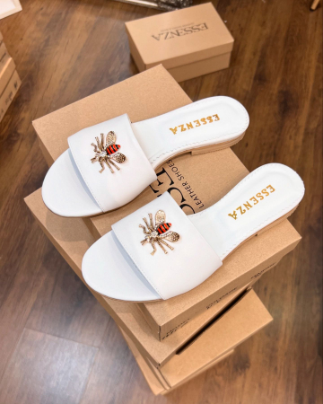 Slapi - Slapi din piele naturala alba, cu accesoriu metalic
