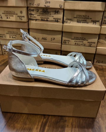 Sandale talpa chunky - Sandale cu talpa joasa, din piele argintie cu textura sifonata