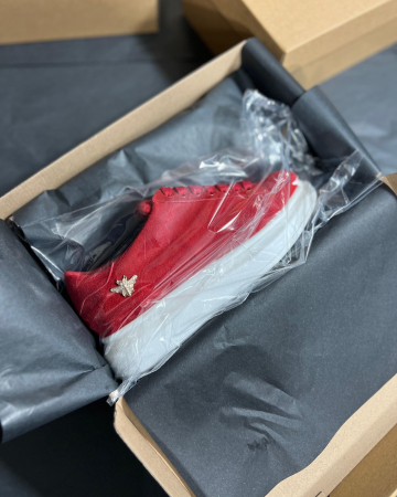 C127 sneakers Red Suede Bee [1]