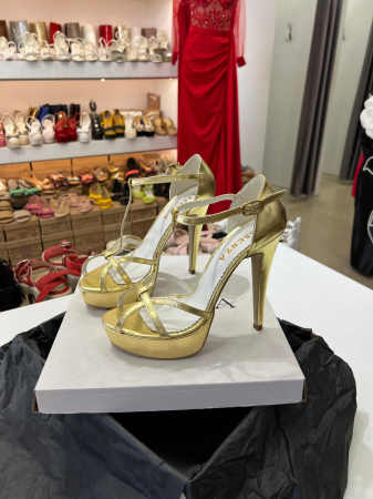 OUTLET PRIMAVARA-VARA - Sandale cu barete, din piele laminata, auriu , cu toc de 14cm si platforma de 3cm.
