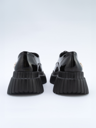 Pantofi Chara C black patent golden bee [2]