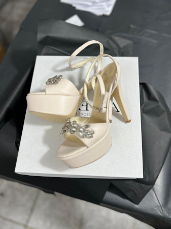 Crystal Collection - Sandale din piele naturala nude cu accesoriu din cristale