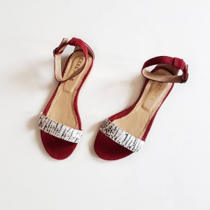 Sandale - Sandale din piele intoarsa burgundy si piele cu textura de piele de sarpe.