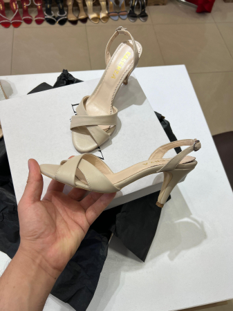 OUTLET PRIMAVARA-VARA - Sandale din piele natruala bej  cu barete incrucisate 