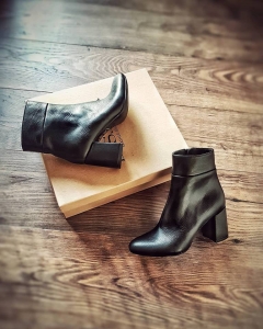 Stoc Livrare Rapida - Botine din piele naturala neagra