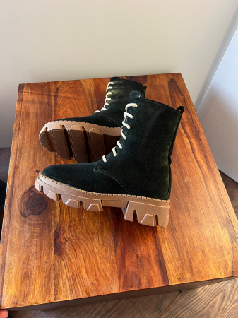 Bocanci cu siret, din piele naturala intoarsa neagra/kaki si talpa caramel [2]