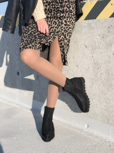 Insta Shop - Ghete cu siret, din piele neagra patinata