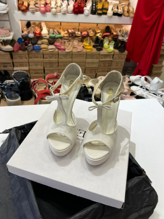 OUTLET PRIMAVARA-VARA - Sandale din piele naturala, alb unt, cu toc de 14cm si platforma de 3cm