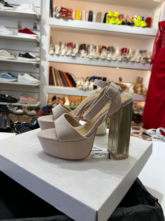 OUTLET PRIMAVARA-VARA - Sandale din piele naturala aurie si roz pudra, cu toc gros patrat si platforma.