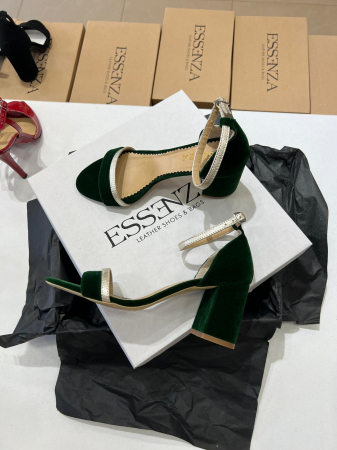 Sandale cu toc patrat, din piele laminata argintie si catifea verde. [3]