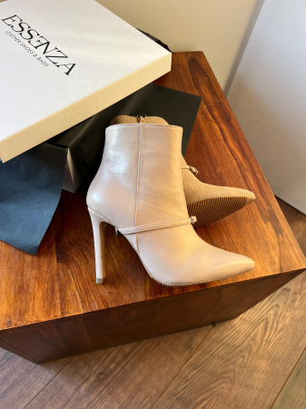 Botine Stiletto din piele naturala bej si piele naturala intoarsa cu presaj de sarpe, accesorizate cu bareta si catarama peste rist [3]